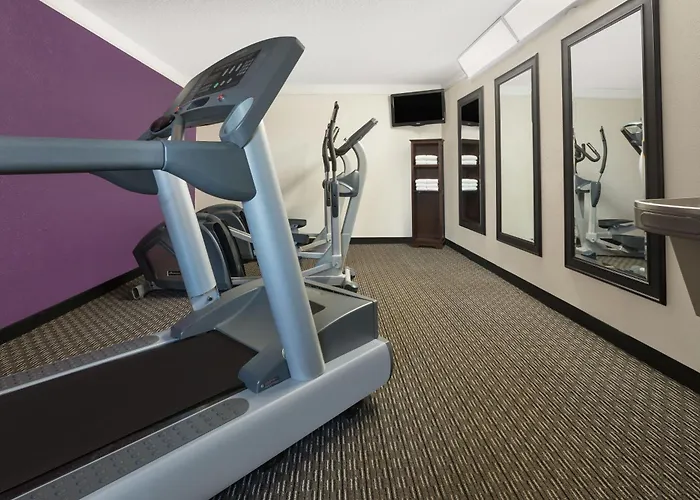 Baymont By Wyndham Greenville Woodruff Rd